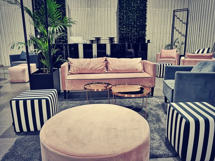 OVAL FLAMINGO