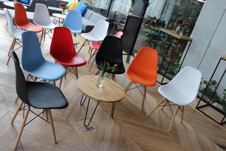 EAMES K RED