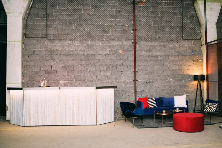 WHITE WOOD BAR A