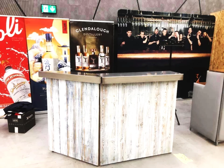 WHITE WOOD BAR B