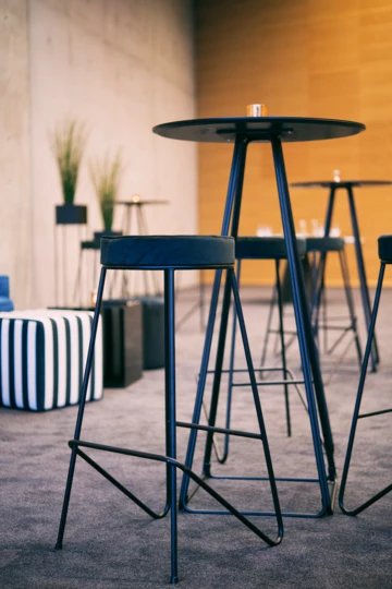 LINE TABLE BLACK