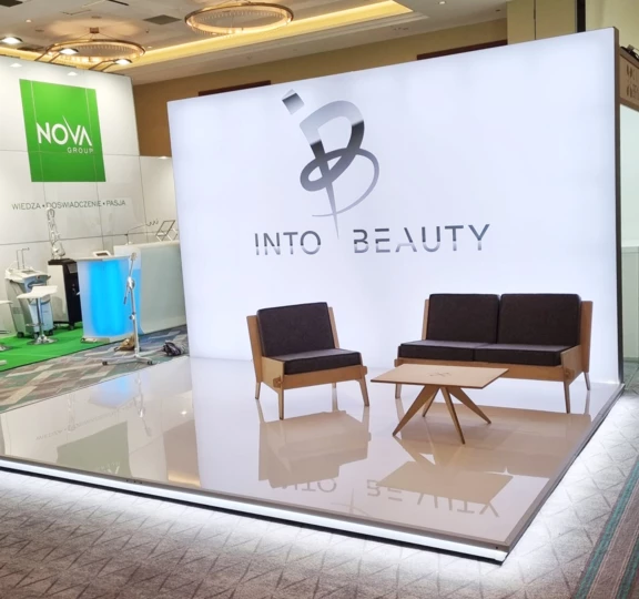 6 x 3m Stand mit Ausleger und Ständer